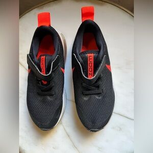 Nike Zoom Arcadia Black and Red Running Shoes